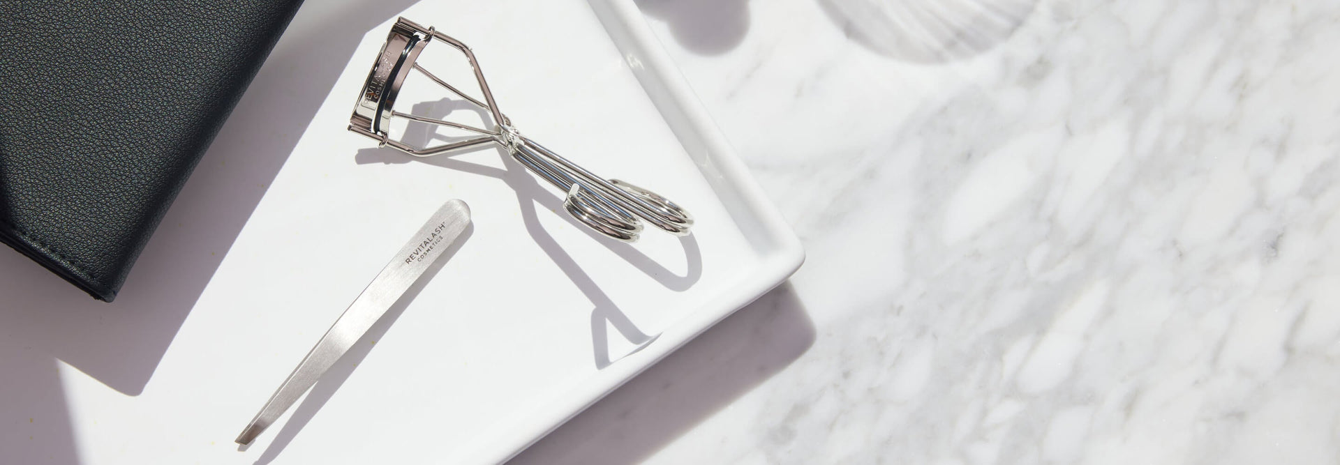 Eyelash Curler Disruptor Banner Desktop